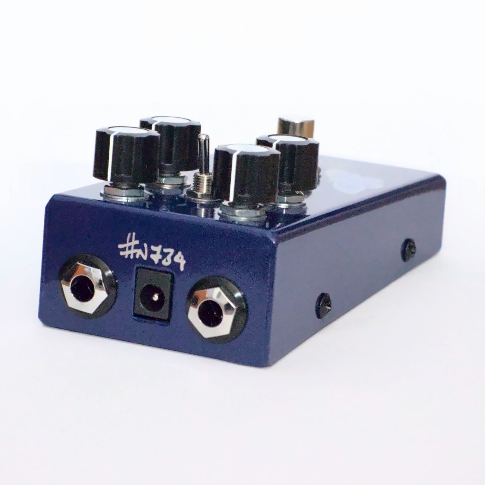 FREDRIC EFFECTS Blue Monarch Overdrive – rear angle showing connections