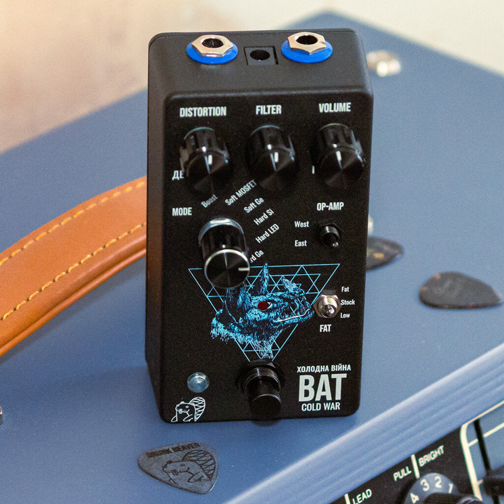 DRUNK BEAVER Bat Cold War V2 Front Transparent 1024x1024 | Boost Guitar Pedals
