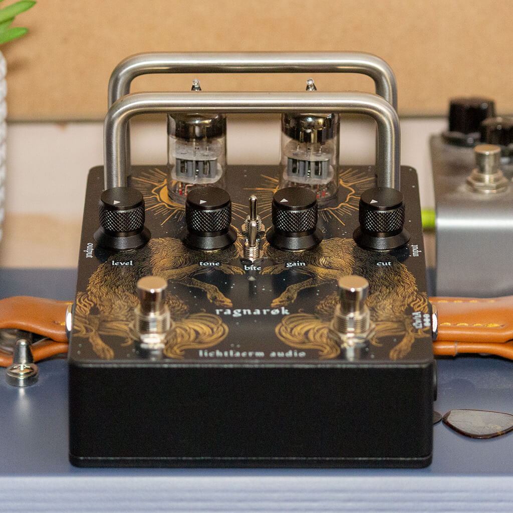 LICHTLAERM AUDIO Ragnarok low angle 1024x1024 | Boost Guitar Pedals