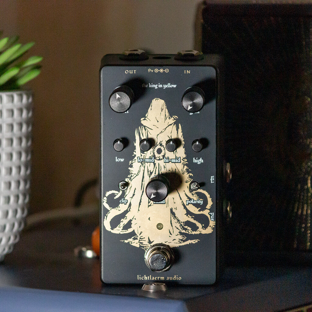 LICHTLAERM AUDIO The King in Yellow front context 1024x1024 | Boost Guitar Pedals