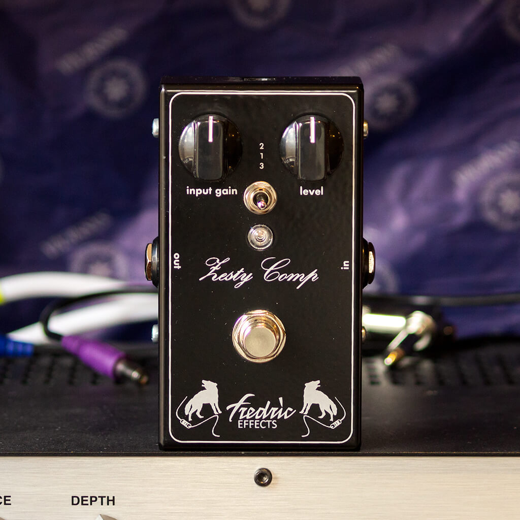 FREDRIC EFFECTS Zesty Comp context front | Boost Guitar Pedals